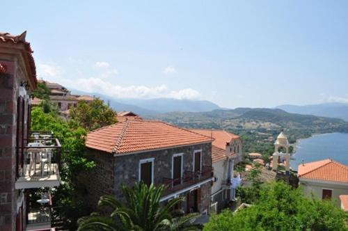 The Schoolmistress With The Golden Eyes, Studios & Rooms Mithimna Exterior foto